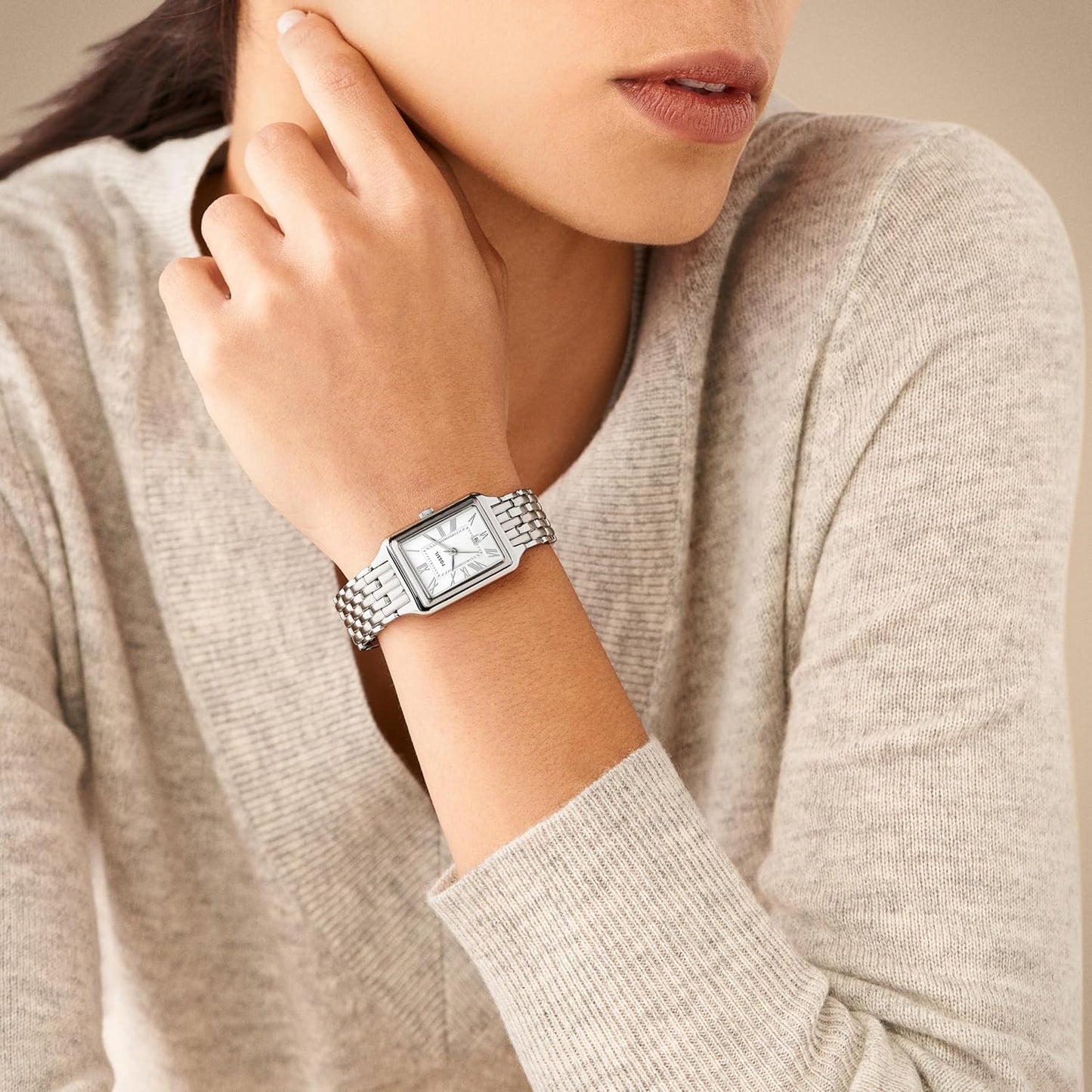 Reloj Raquel de acero inoxidable con tres agujas y fecha