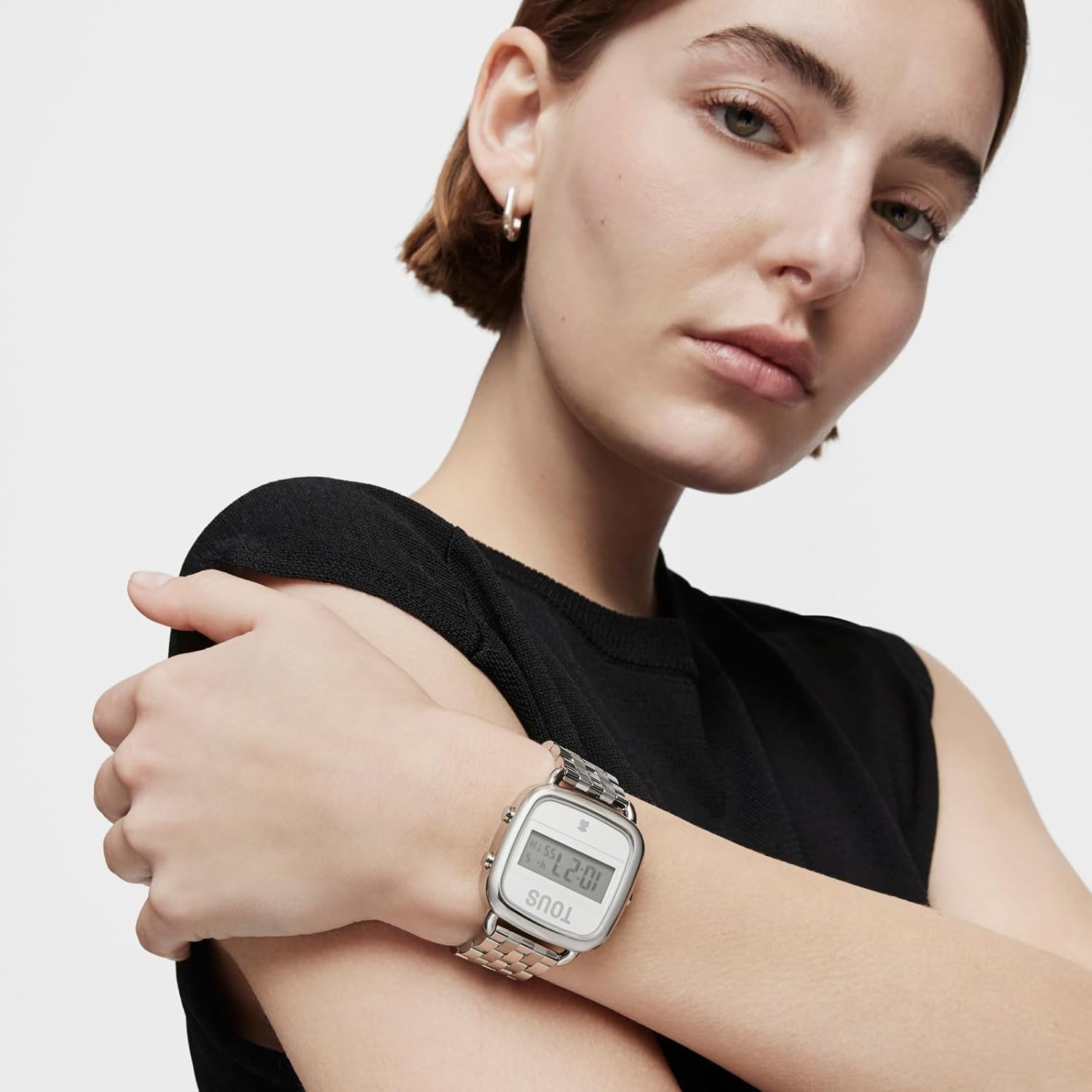 TOUS Reloj Digital con Brazalete de Acero, Funciones Hora, Minutos, Segundos, Día, Mes, Día Semana, Cronógrafo 1/100 Segundos y Alarma, Impermeable a 5 ATM, Colección D-Logo