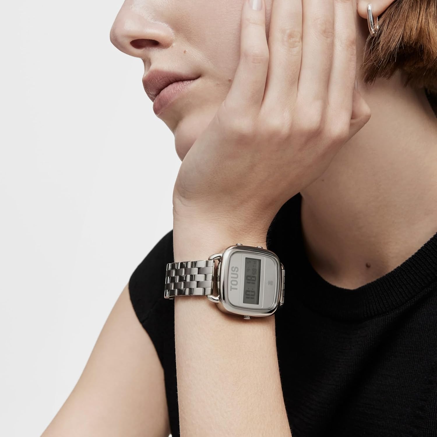TOUS Reloj Digital con Brazalete de Acero, Funciones Hora, Minutos, Segundos, Día, Mes, Día Semana, Cronógrafo 1/100 Segundos y Alarma, Impermeable a 5 ATM, Colección D-Logo
