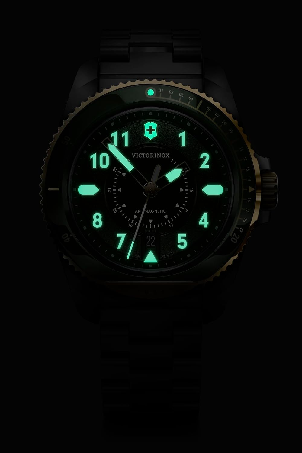 Victorinox Journey 1884 Ø 43 mm Reloj de Pulsera de Hombre, Swiss Made, Cuarzo analógico, Sumergible hasta 200 m, Pulsera de Acero Inoxidable